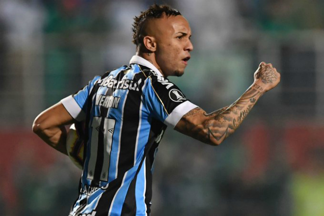 Everton Soares-09-09